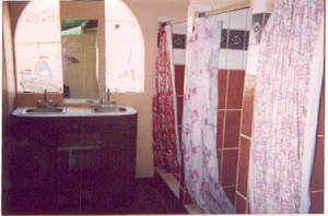 hostelbathroom.jpg